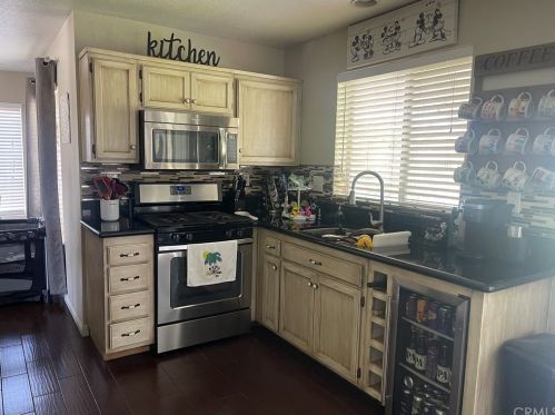 986 Mirada Dr, Perris CA 92571-9439 exterior