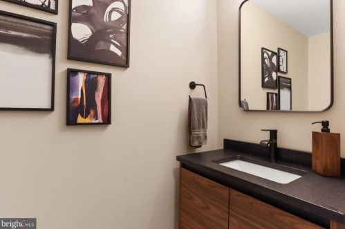 3809 Elbert Ave, Alexandria VA 22305-2042 exterior