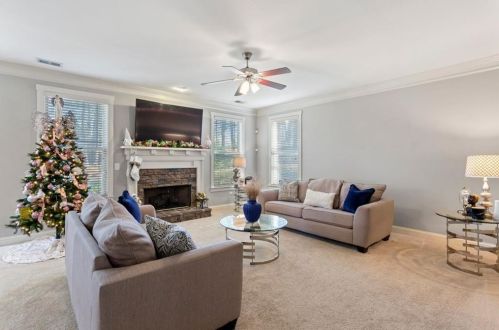 2077 Hatteras Way, Atlanta GA 30318-1085 exterior