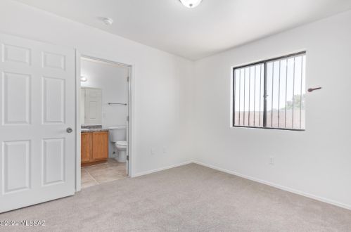 6280 Benton Ave, Tucson AZ 85711-1118 exterior