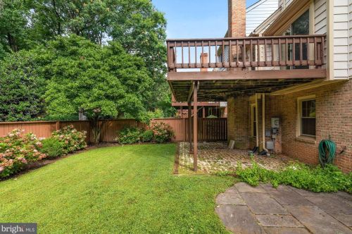 10127 Crestberry Pl, Bethesda MD  20817-1255 exterior