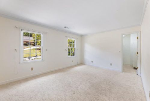 4767 Dunwoody Sta Dr, Atlanta GA 30338-4703 exterior