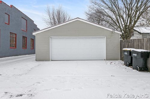 1038 Rathbone St, Wyoming MI exterior