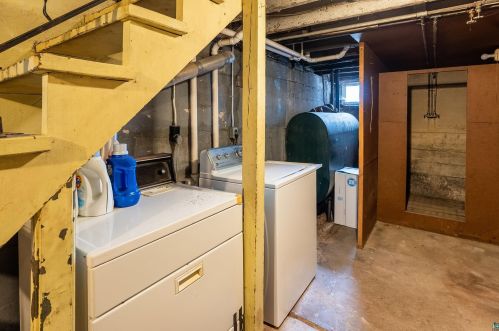 3726 Grand Ave, Duluth MN 55807-2849 exterior