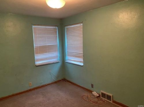 902 Pardella Ave, Saint Louis MO 63125-1756 exterior