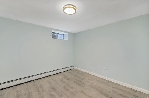 123 Clover St, Windsor CT 06095-3707 exterior