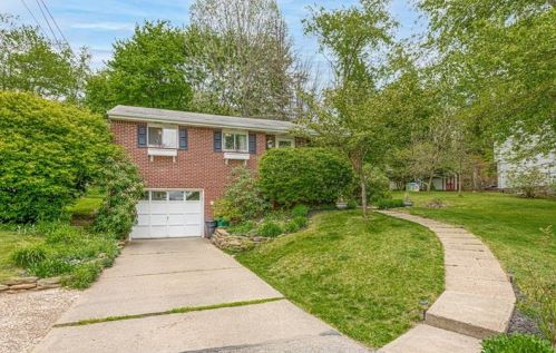 7920 Maple St, Pittsburgh, PA 15237-1955