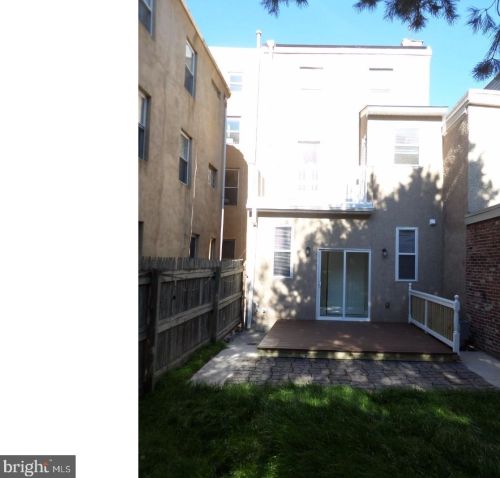 124 Laurel St, Philadelphia PA  19123-2307 exterior