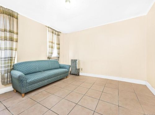 2224 Valentine Ave, Bronx NY 10458-7139 exterior