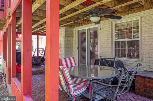 6378 Alderman Dr, Alexandria VA 22315-3731 exterior