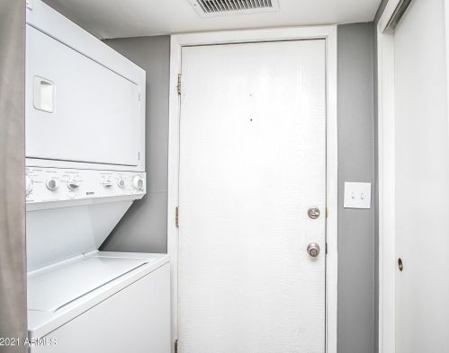 8646 51st St, Phoenix AZ  85044-5715 exterior