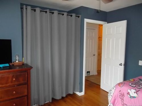 139 Sheridan Rd, Enfield CT 06082-4127 exterior