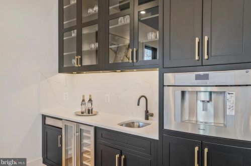 1520 Brookhaven Dr, Mc Lean VA  22101-4127 exterior