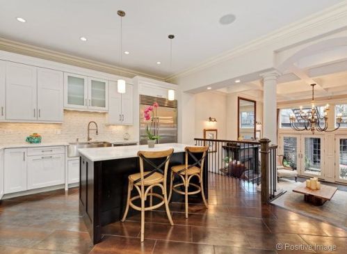 1126 Lill Ave, Chicago IL 60614-2018 exterior