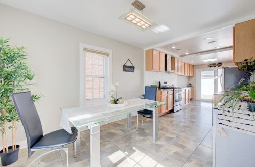 7802 Victoria St, Chicago, IL 60631-2294