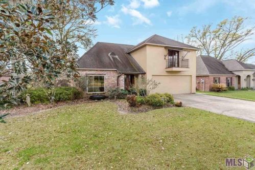 1623 Orleans Quarters Dr, Brusly, LA 70719-2172