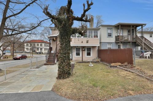 49 Delafield St, Poughkeepsie NY 12601-1708 exterior