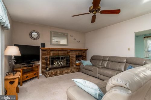 12712 Prospect Knl Dr, Bowie MD 20720-4607 exterior