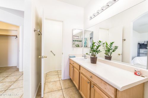 7325 Cross Ridge Pl, Tucson AZ  85710-6075 exterior