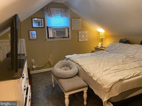 317 Oakland Ave, Camden NJ 08107-1211 exterior