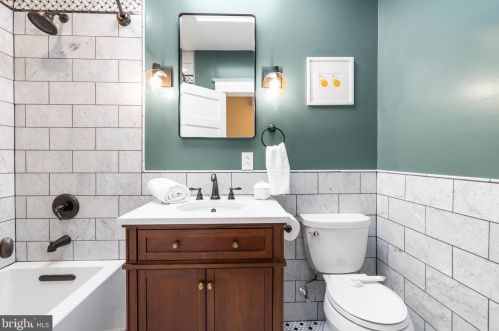 1922 4th St, Washington DC  20002-1251 exterior