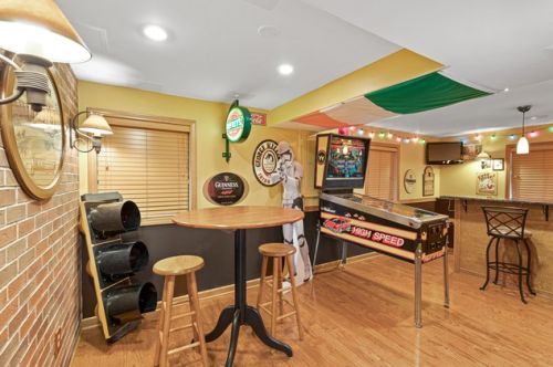 1451 Candlewood Dr, Bull Valley IL 60014-8960 exterior