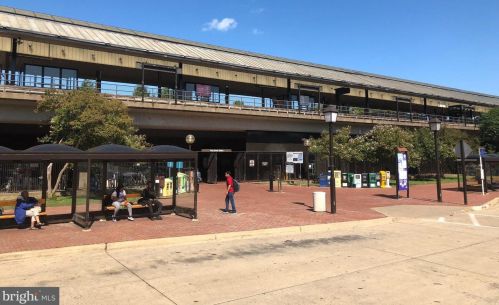 1801 Commonwealth Ave, Alexandria VA 22301-1403 exterior