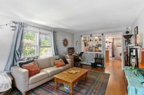 60 Hudson St, Manchester CT  06042-3102 exterior