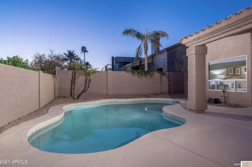 723 Amberwood Dr, Phoenix AZ  85045-0634 exterior