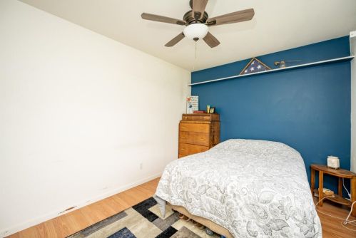 332 12 St, Plainwell MI 49080-1117 exterior