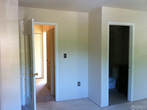 388 Rittenhouse Ct, New Brunswick NJ 08902-3536 exterior