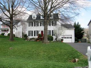 1569 Trinity Garden Cir, Clemmons, NC 27012-8383