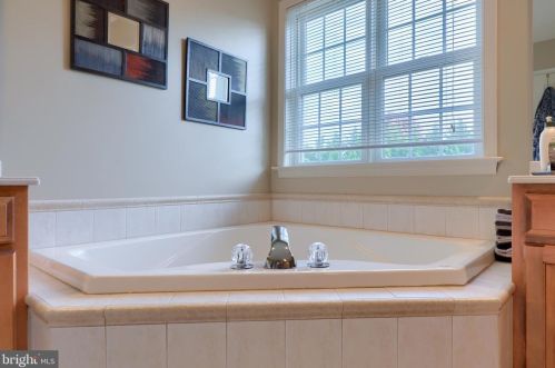 31 Lewiston Cir, Lancaster PA 17601-4883 exterior