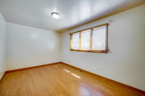 5303 Ridgeway Ave, Chicago IL 60659-1116 exterior