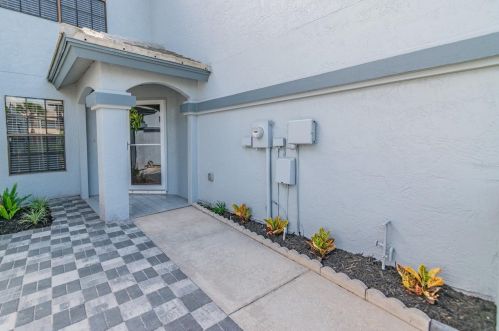 4222 Brentwood Park Cir, Tampa FL  33624-1307 exterior