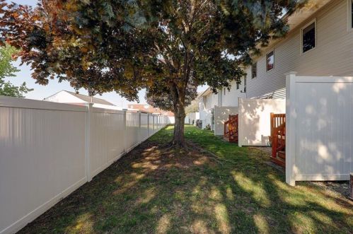 1 Zambarano Ave, Providence RI 02911-2400 exterior