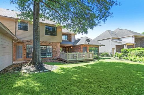 240 Edgewood Dr, Montgomery TX 77356-8408 exterior