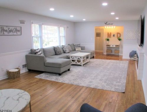 1571 Brookside Rd, Mountainside NJ  07092-1601 exterior