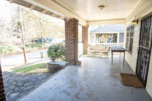 966 Mathews St, Atlanta GA 30310-2631 exterior