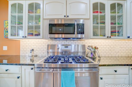 523 Clay Ave, Meskegon MI 49440-1002 exterior