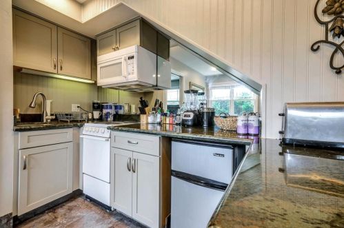 307 Capitola Ave, Capitola CA 95010-2845 exterior