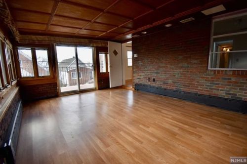 166 Morningside Ln, Palisades Park NJ exterior