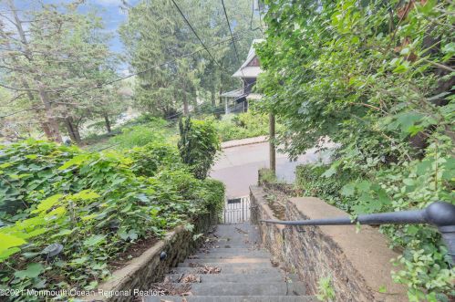 50 Hooper Ave, Atlantic Highlands NJ  07716-1537 exterior