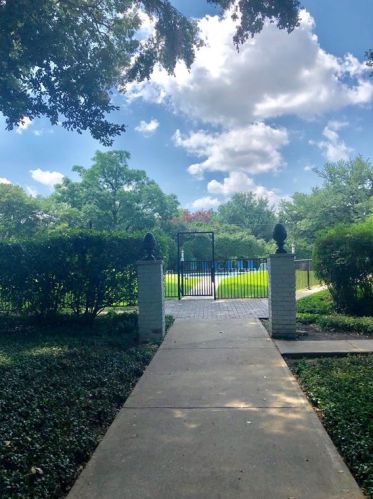 5032 Hall St, Dallas TX 75226-1337 exterior