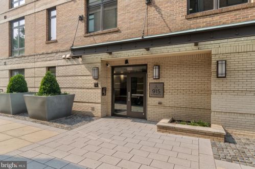 915 Patrick St, Alexandria, VA 22314-4071