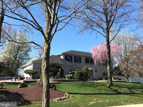 2 Fawn Ln, Trenton, NJ 08620-1335