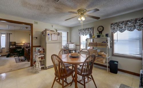 58 Washington St, Wallingford CT 06492-3530 exterior