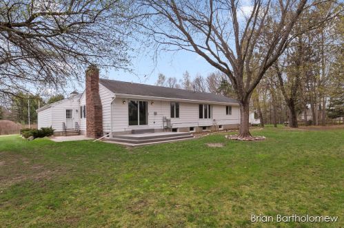 20660 Edgewood Dr, Big Rapids MI 49307-9214 exterior