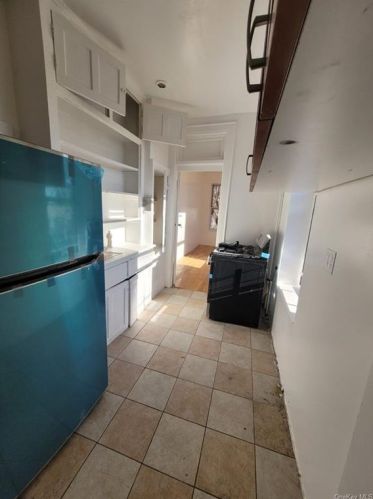 520 Wales Ave, Bronx NY  10455-4511 exterior