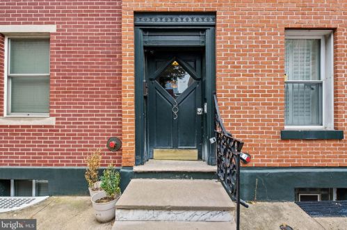 3035 11th St, Philadelphia, PA 19107-1323